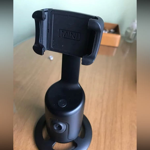 360 Auto Face Tracking Auto Phone Holder - Picture 8 of 9